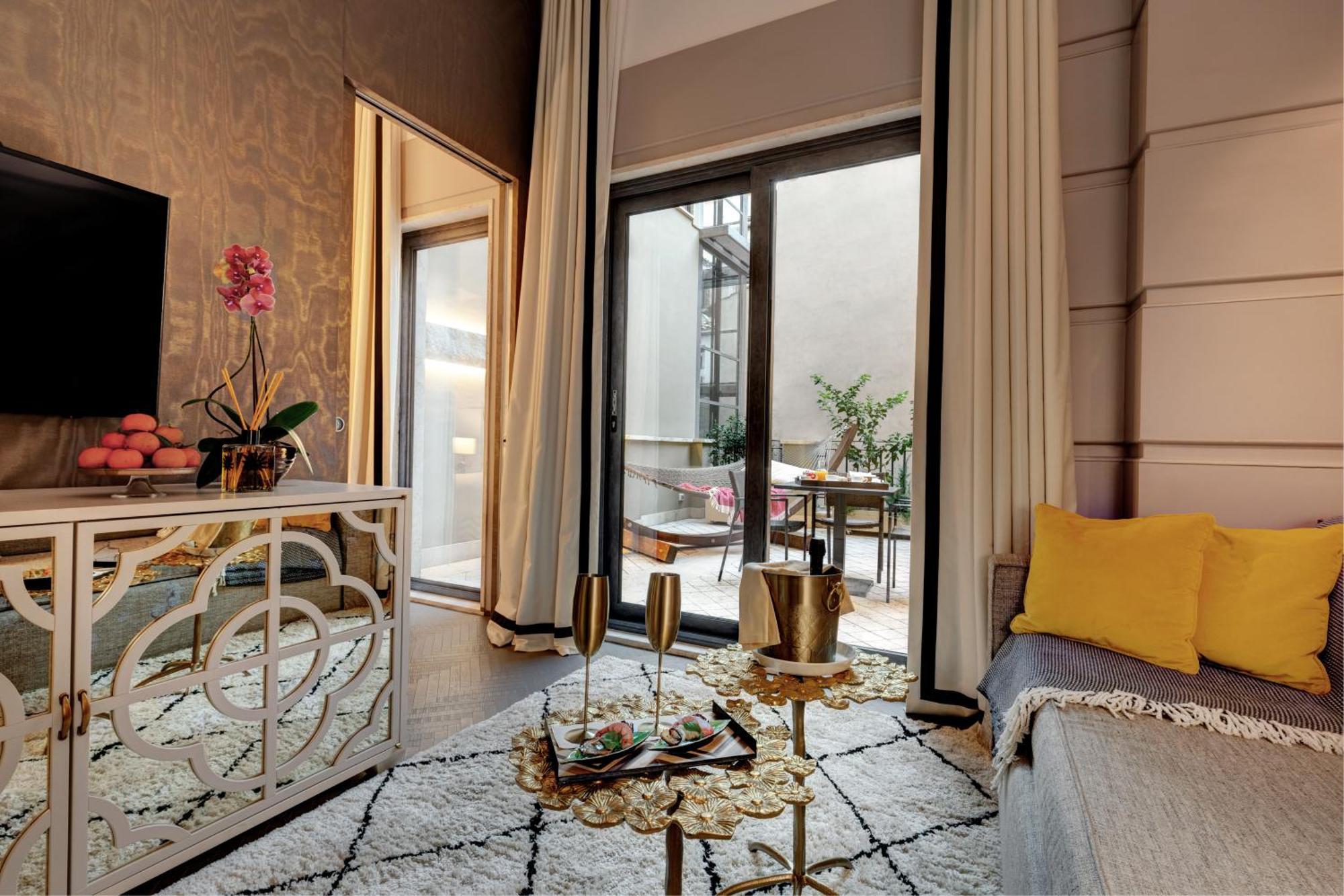 Singer Palace Hotel