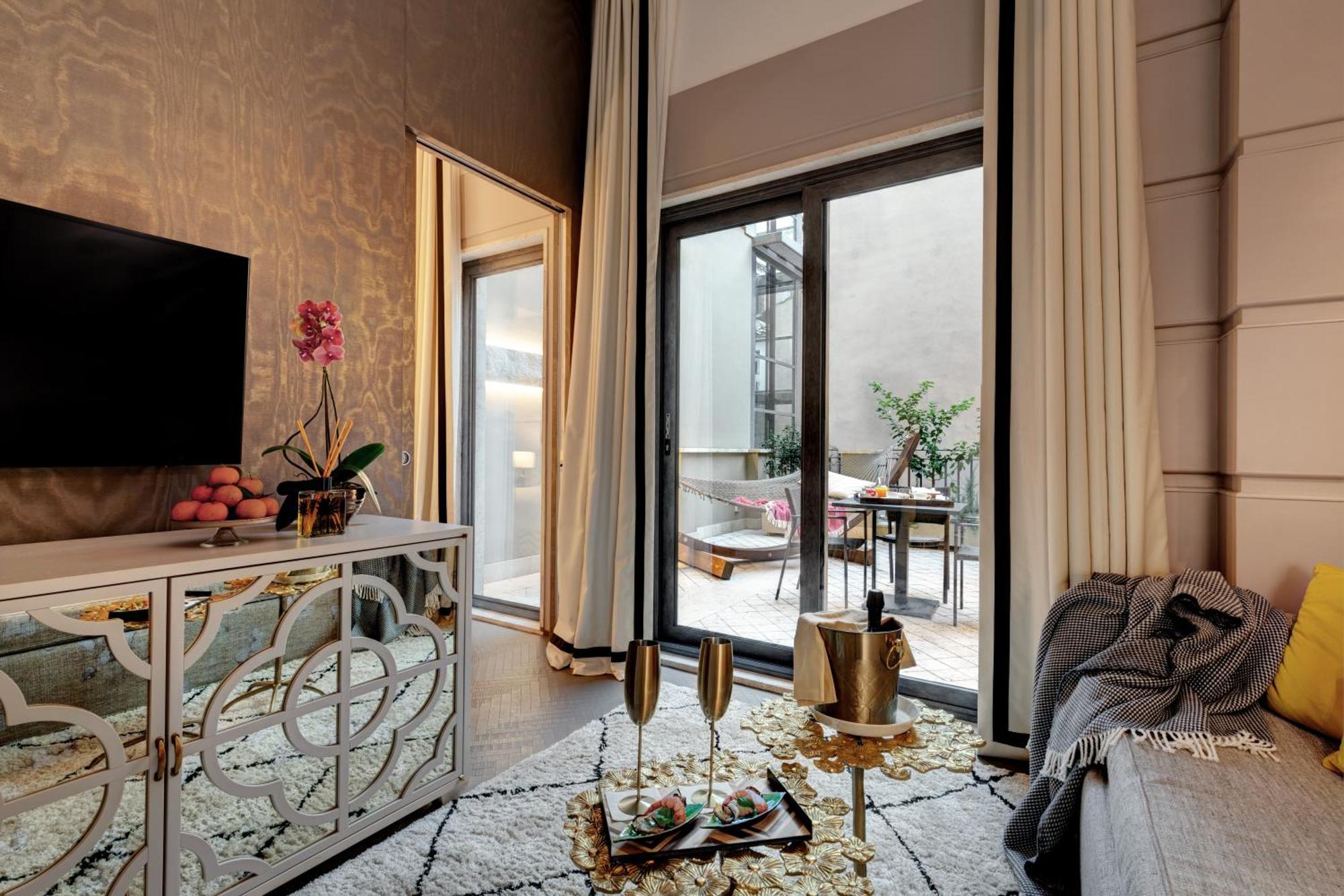 Singer Palace 5* Roma