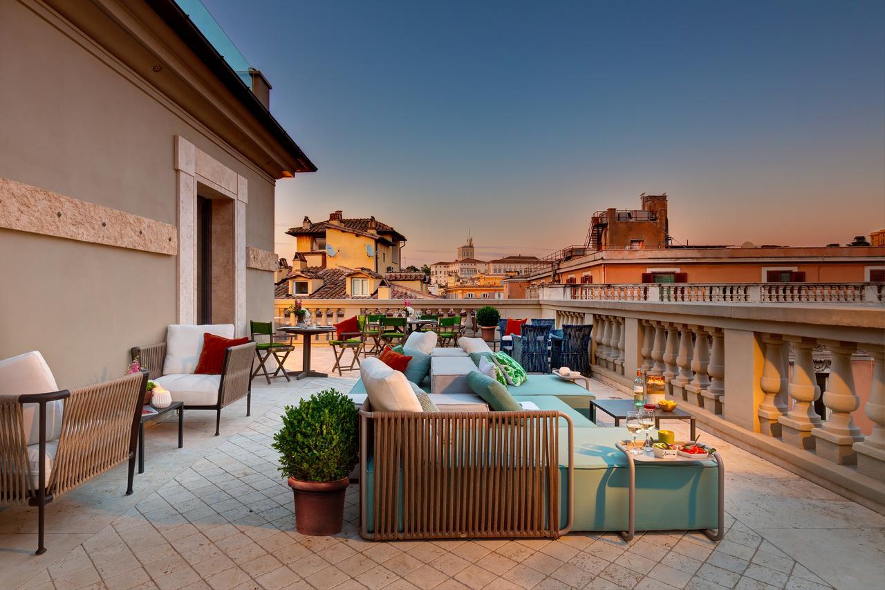 Singer Palace Roma
